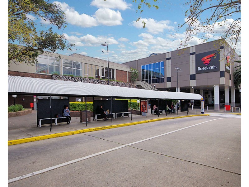 8 BONDS Road, Roselands NSW 2196