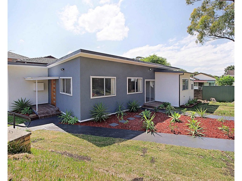 2 Henry Lawson Drive, Peakhurst NSW 2210