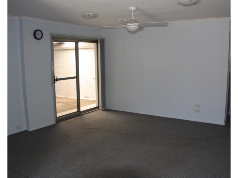 1/160 COOPER Road, Yagoona NSW 2199