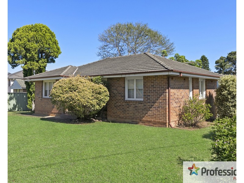 4 COORABIN Place, Riverwood NSW 2210