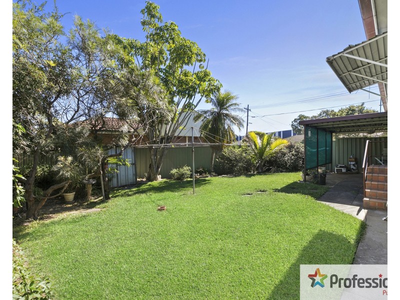 4 COORABIN Place, Riverwood NSW 2210