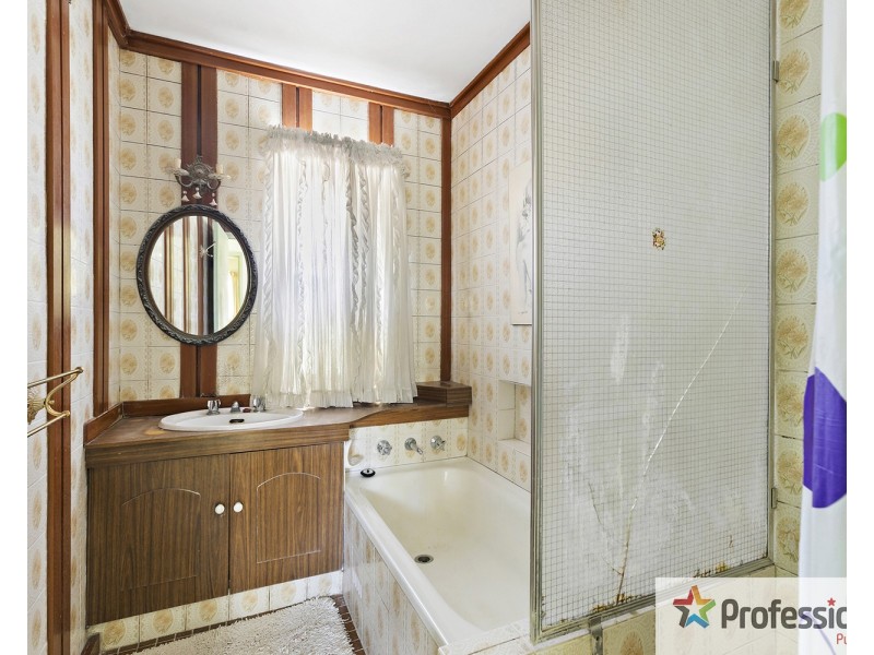 4 COORABIN Place, Riverwood NSW 2210