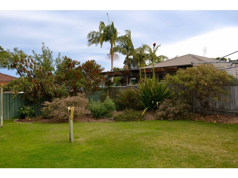 2 June Avenue, Basin View NSW 2540