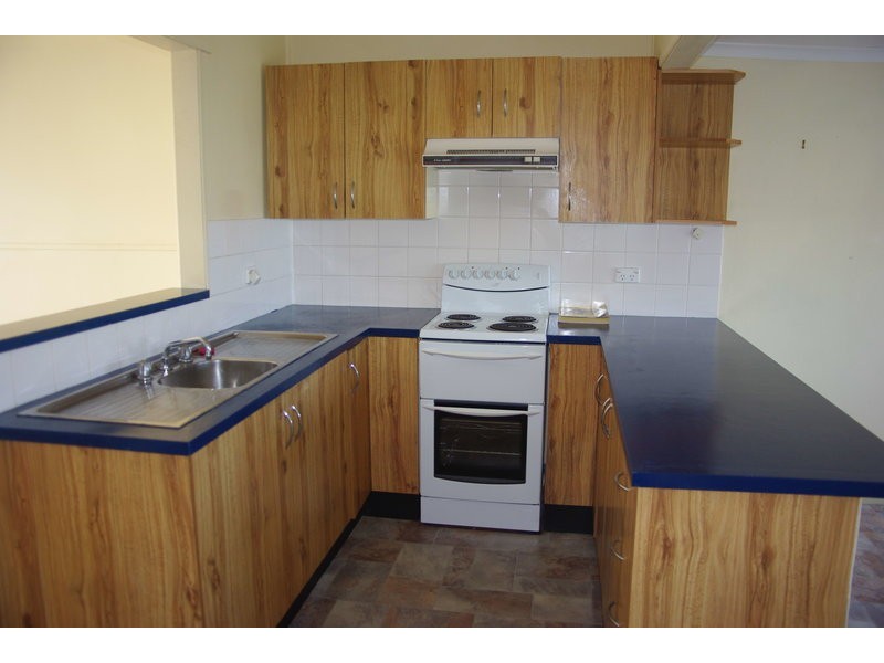 2 June Avenue, Basin View NSW 2540