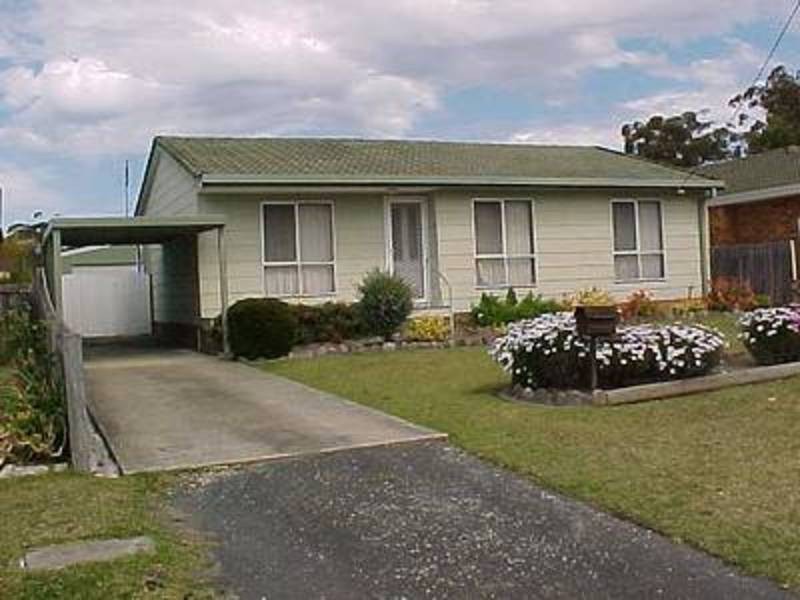 26 June Avenue, Basin View NSW 2540
