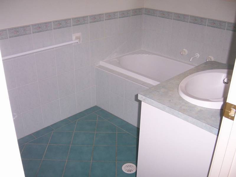 7 The Basin Road, St Georges Basin NSW 2540
