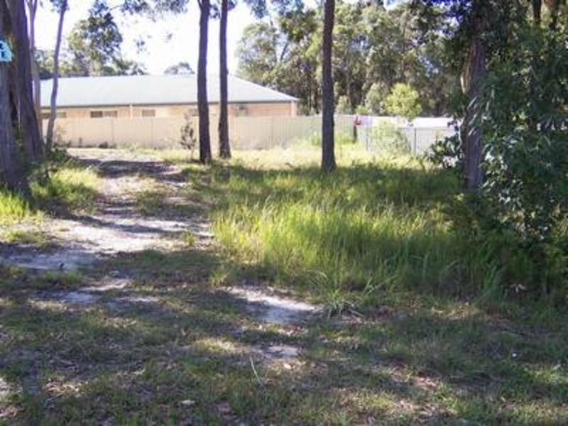 8 Hewitt Avenue, St Georges Basin NSW 2540