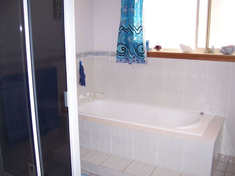 5 Hurst Place, St Georges Basin NSW 2540