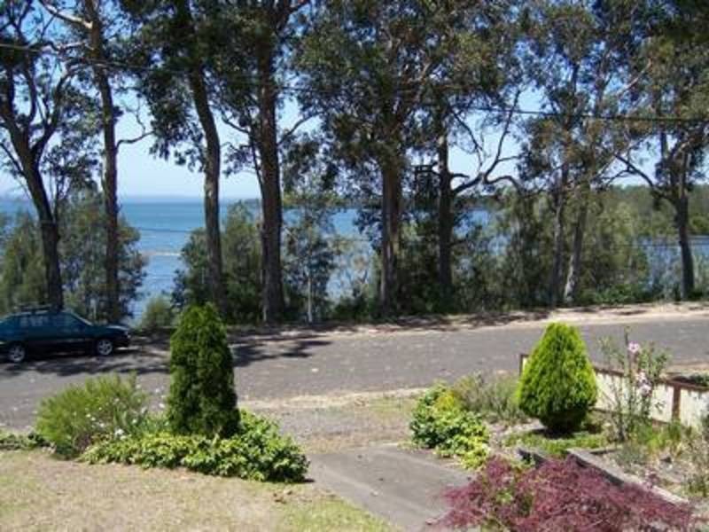 13 Boathaven Avenue, Basin View NSW 2540