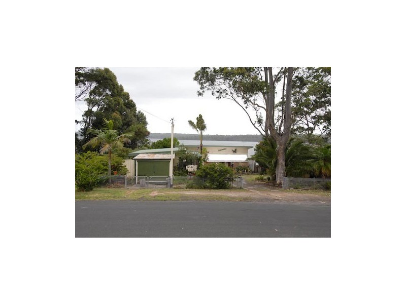 122 Basin View Parade, Basin View NSW 2540