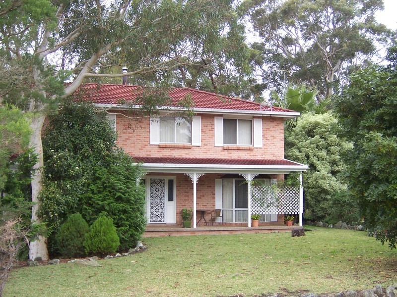 14 Riverside Esplanade, Basin View NSW 2540