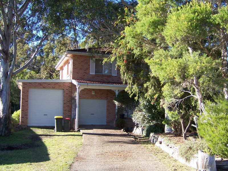 14 Riverside Esplanade, Basin View NSW 2540