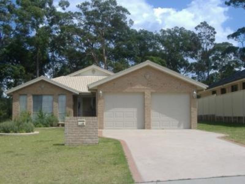 8 Carver Court, St Georges Basin NSW 2540