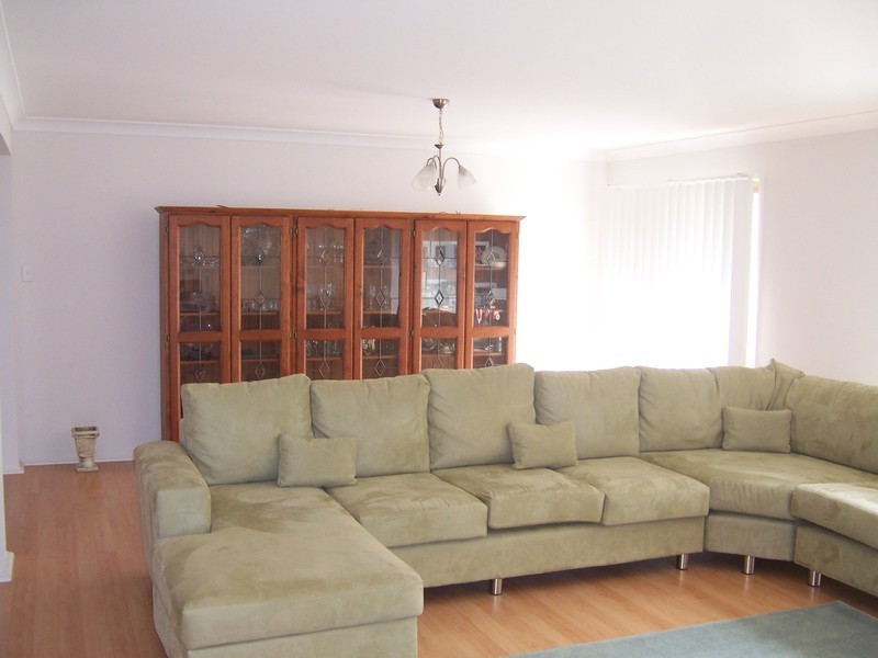 8 Carver Court, St Georges Basin NSW 2540