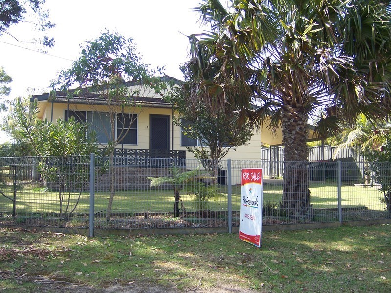 7 Watersedge Avenue, Basin View NSW 2540