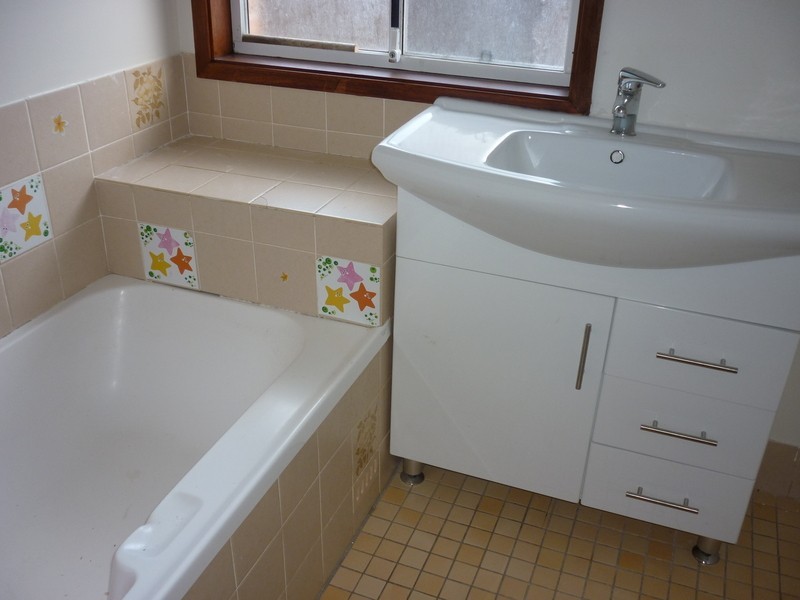 8 Vost Drive, Sanctuary Point NSW 2540