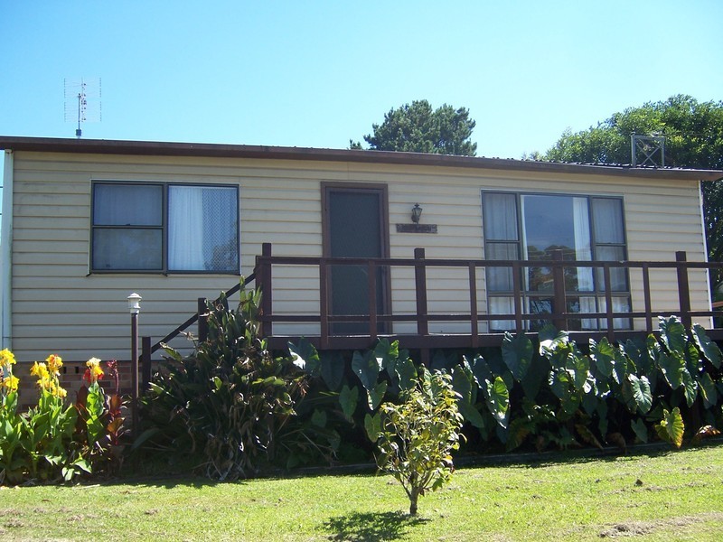 15 Watersdege Avenue, Basin View NSW 2540