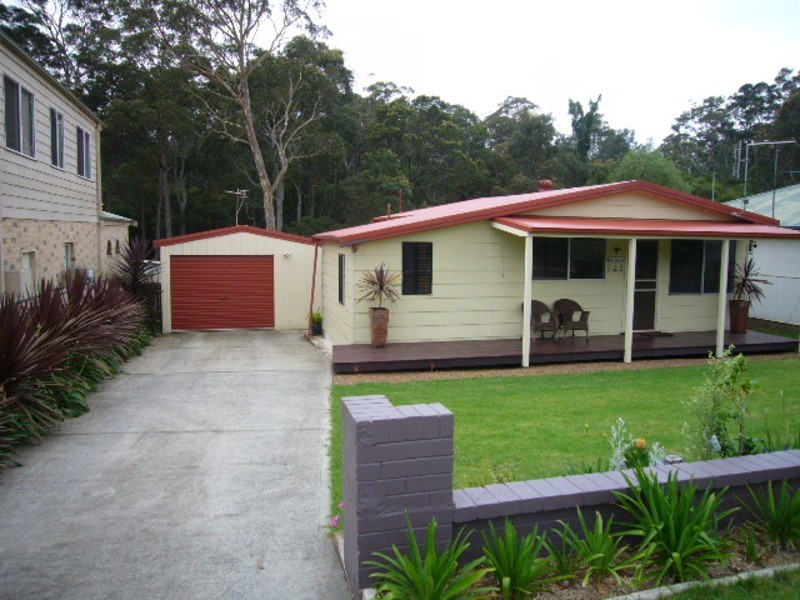 14 Macgibbon Parade, Old Erowal Bay NSW 2540