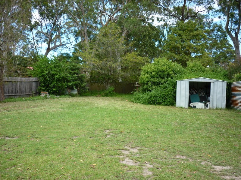 23 Riverside Esplanade, Basin View NSW 2540