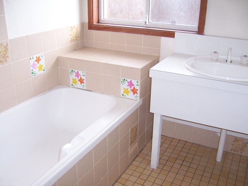 8 Vost Drive, Sanctuary Point NSW 2540