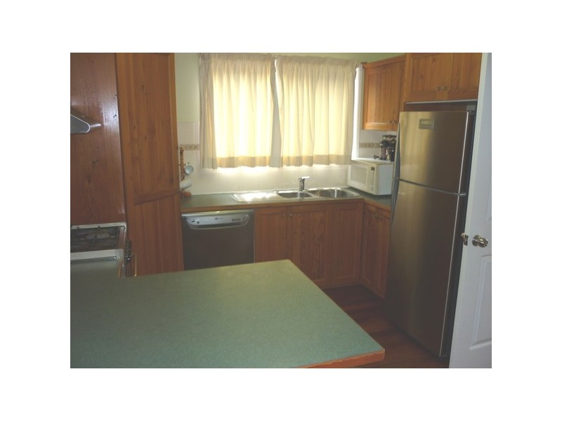 9 Graham Avenue, St Georges Basin NSW 2540