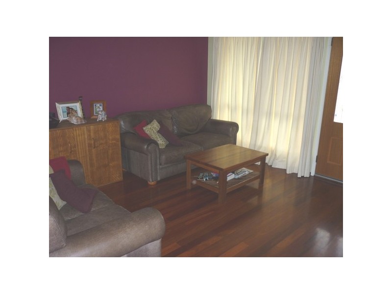 9 Graham Avenue, St Georges Basin NSW 2540