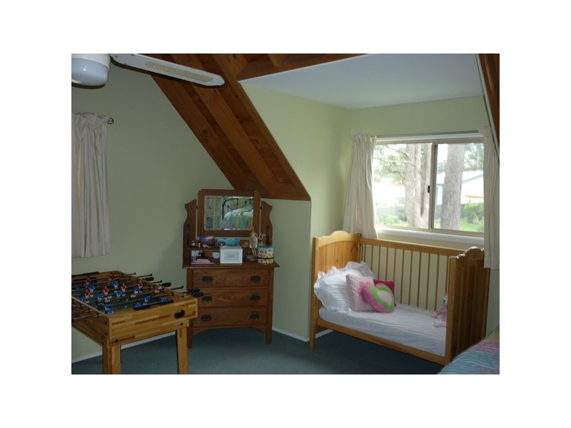 9 Graham Avenue, St Georges Basin NSW 2540