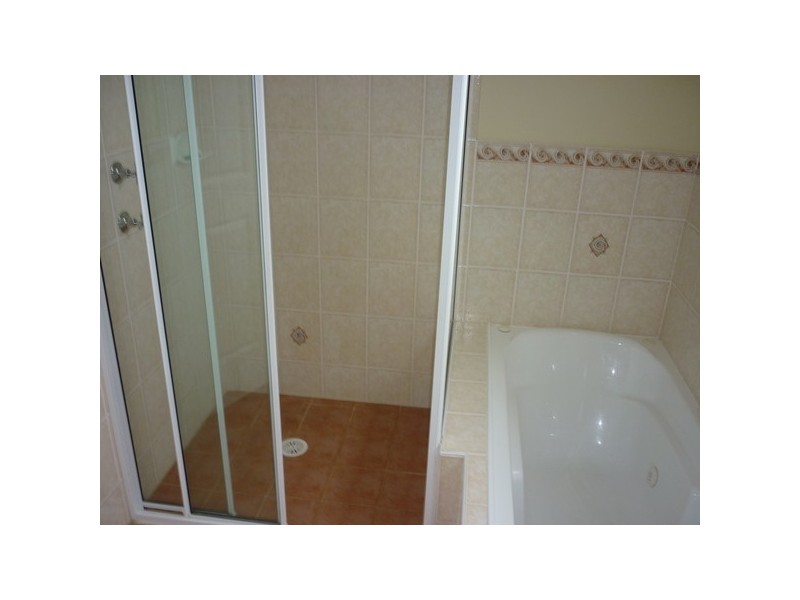 9 Graham Avenue, St Georges Basin NSW 2540