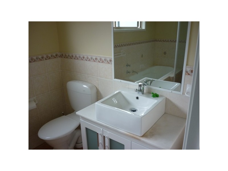 9 Graham Avenue, St Georges Basin NSW 2540