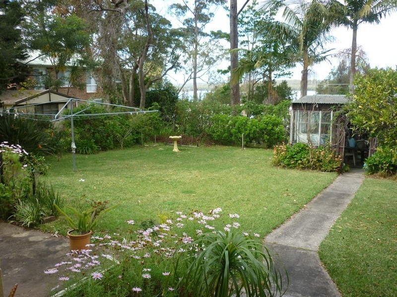 30 Audrey Avenue, Basin View NSW 2540