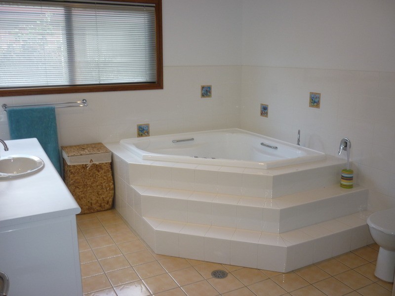 10 Winn Avenue, Basin View NSW 2540