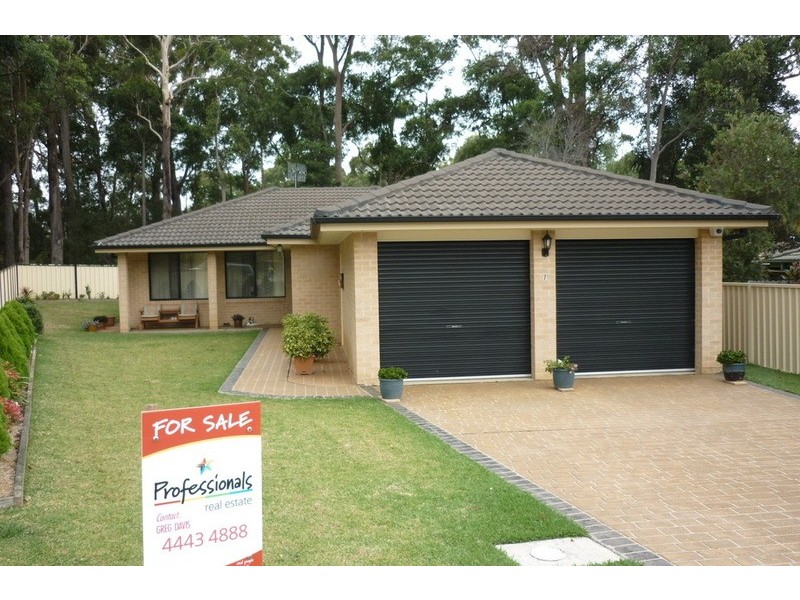 7 Moroney Avenue, St Georges Basin NSW 2540