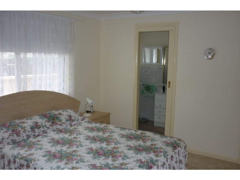 7 Moroney Avenue, St Georges Basin NSW 2540