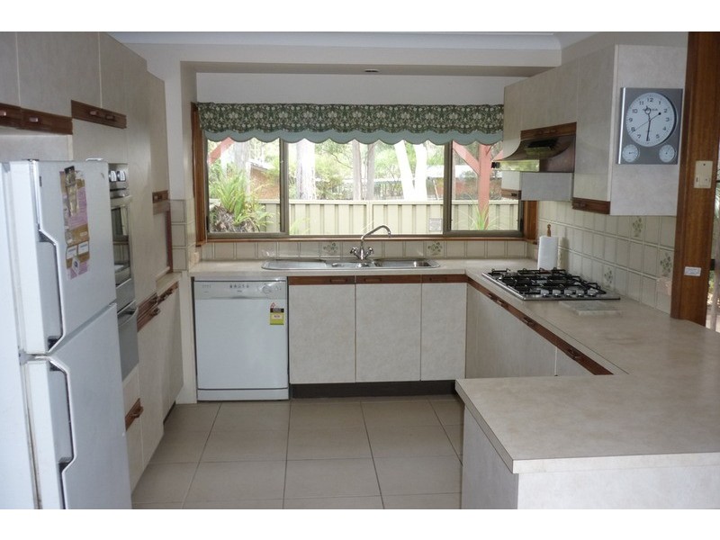 32 Pangari Crescent, St Georges Basin NSW 2540