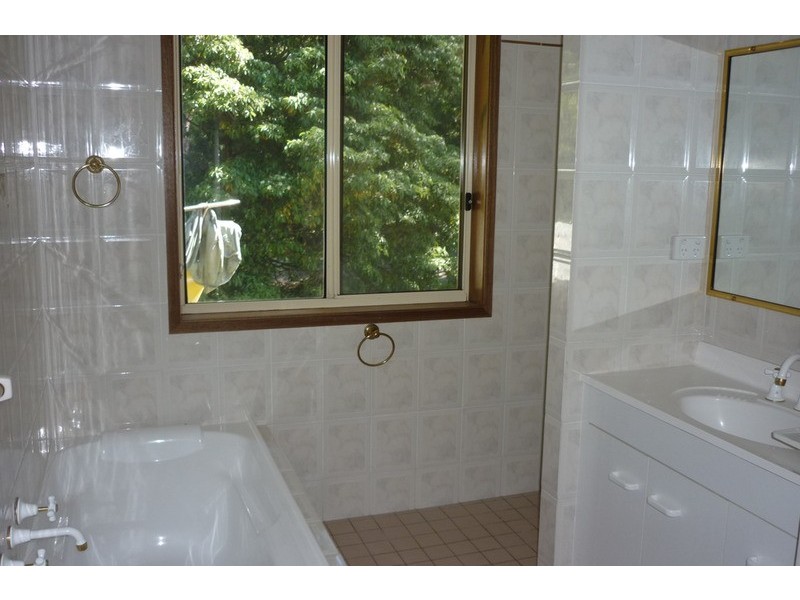 30 Basin View  Parade, Basin View NSW 2540