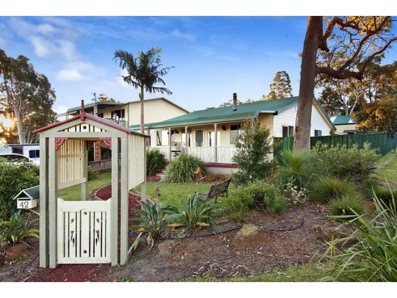 42 St Georges Road, St Georges Basin NSW 2540
