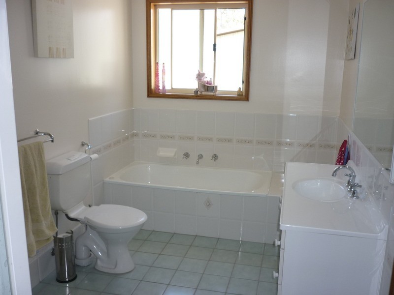 126  Waratah Crescent, Sanctuary Point NSW 2540