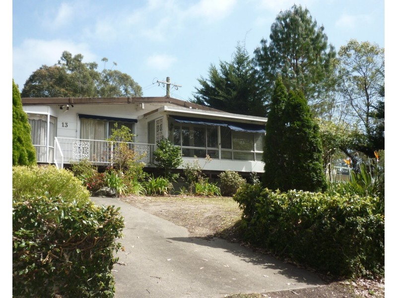 13 Boathaven Avenue, Basin View NSW 2540