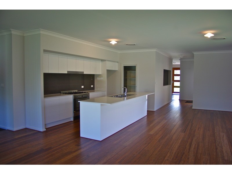 7  Paino  Crescent, St Georges Basin NSW 2540