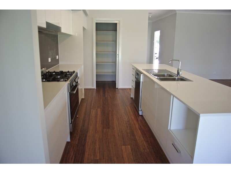 7  Paino  Crescent, St Georges Basin NSW 2540