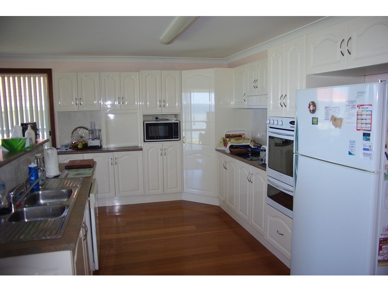 42 Loralyn Avenue, St Georges Basin NSW 2540