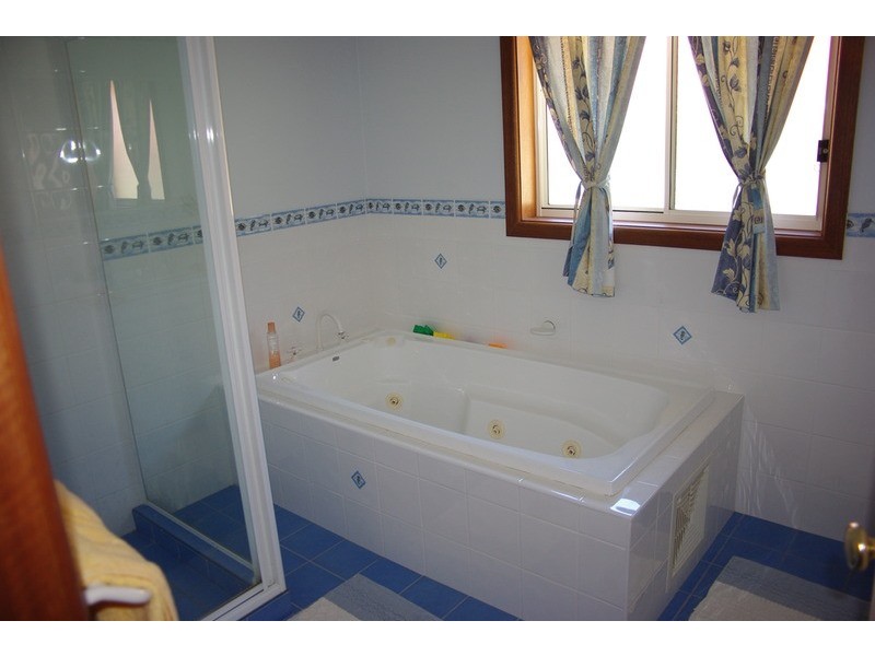 42 Loralyn Avenue, St Georges Basin NSW 2540