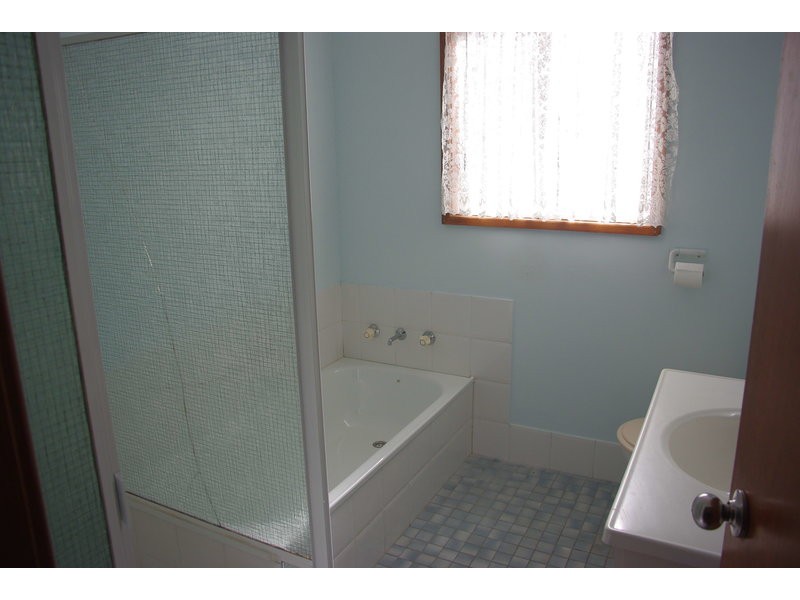 133 Clarendon  Crescent, St Georges Basin NSW 2540