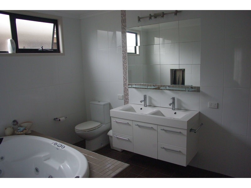 28 John Street, Basin View NSW 2540