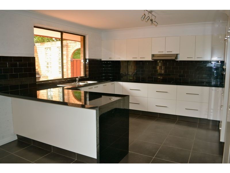 40 Yuroka Crescent, St Georges Basin NSW 2540