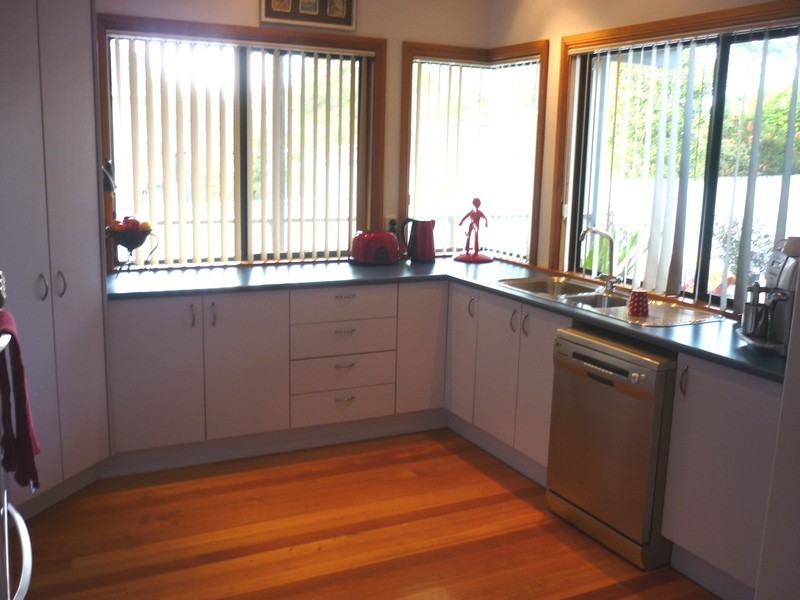 10 Winn Avenue, Basin View NSW 2540