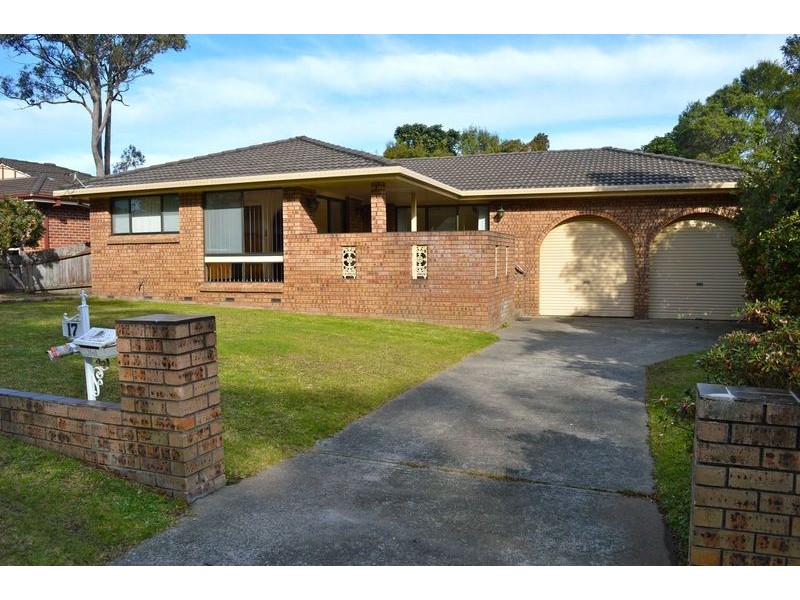 17 Pangari Crescent, St Georges Basin NSW 2540