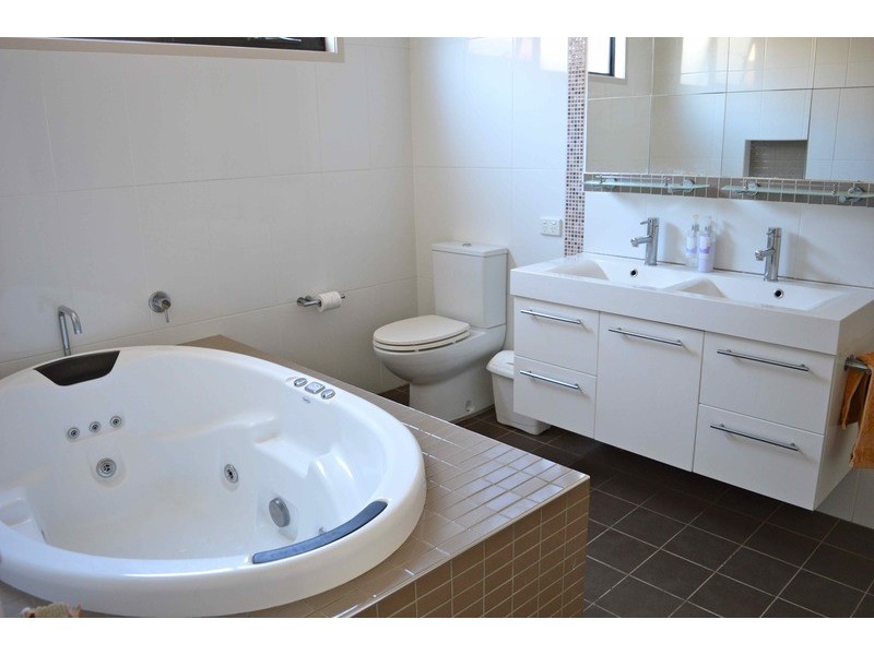 28 John Street, Basin View NSW 2540