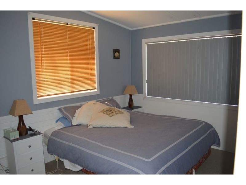 2 Graham Avenue, St Georges Basin NSW 2540