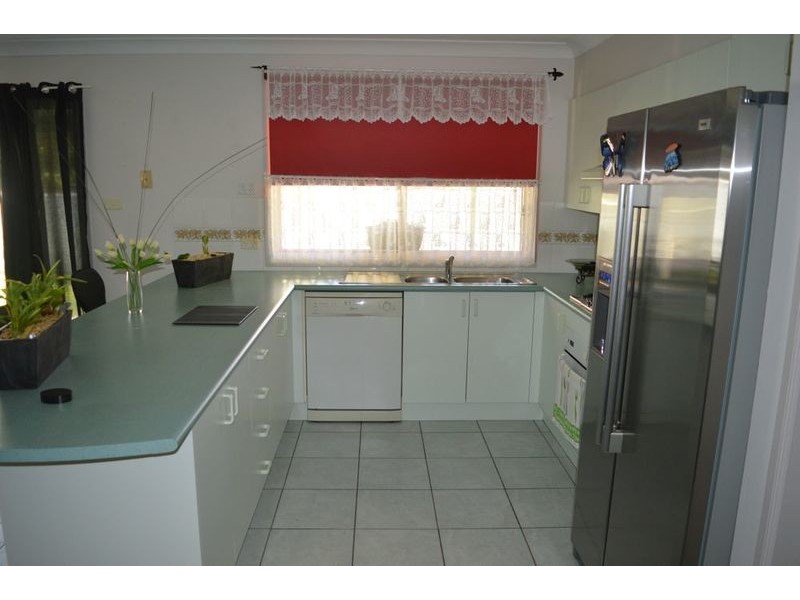 4 Nadine Street, Sanctuary Point NSW 2540